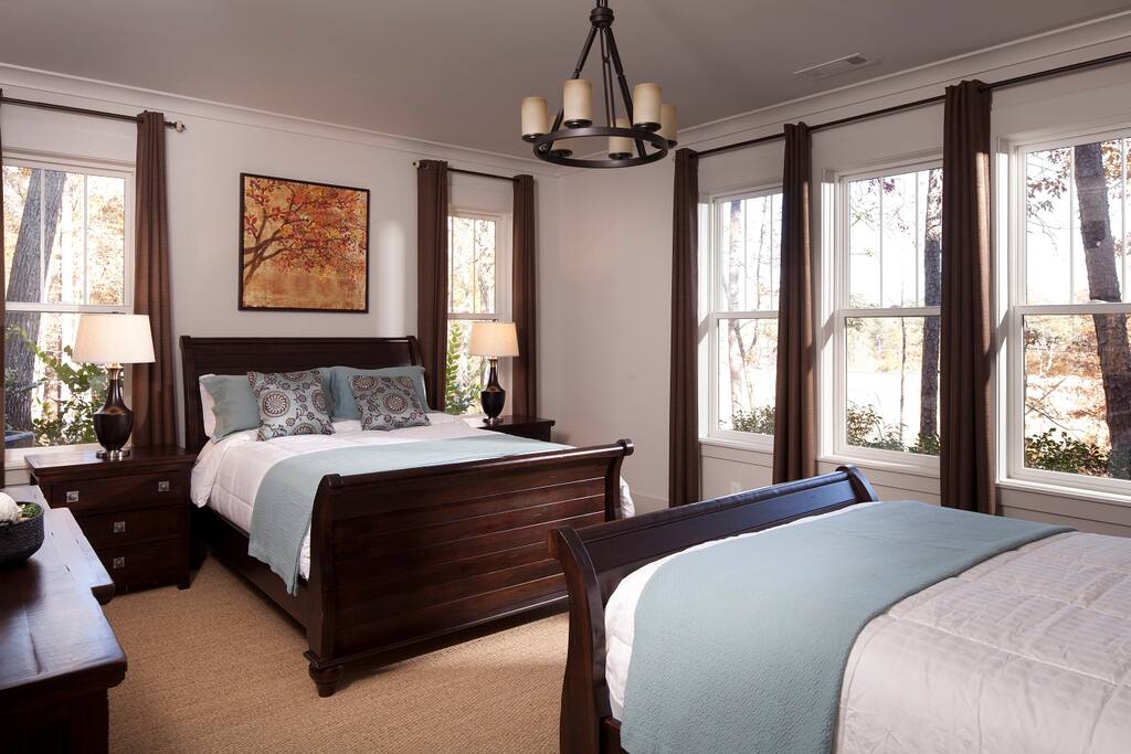 Lower Level Bedroom with two Queens