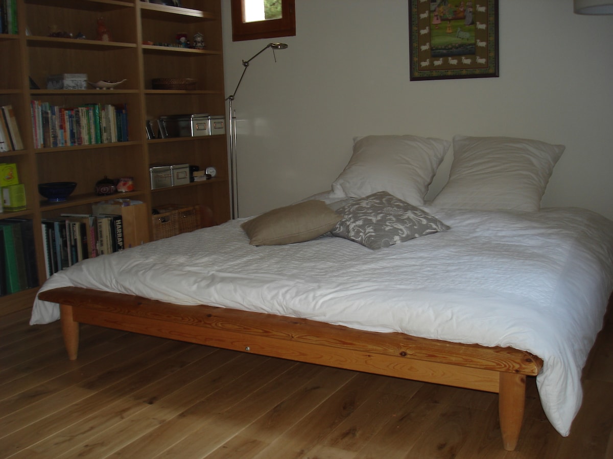 Spavaća soba s krevetom od 160 cm u prizemlju