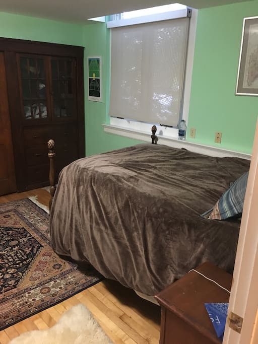 Bedroom- Full bed