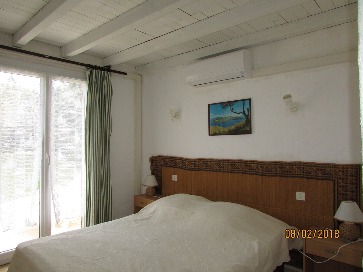 საძინებელი 1