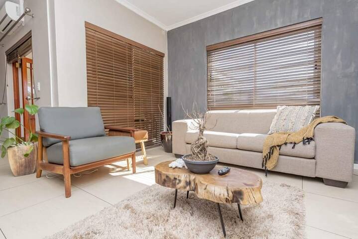 Tranquil 3 Bedroom villa , with wood-fired Hot-tub gallery image 3