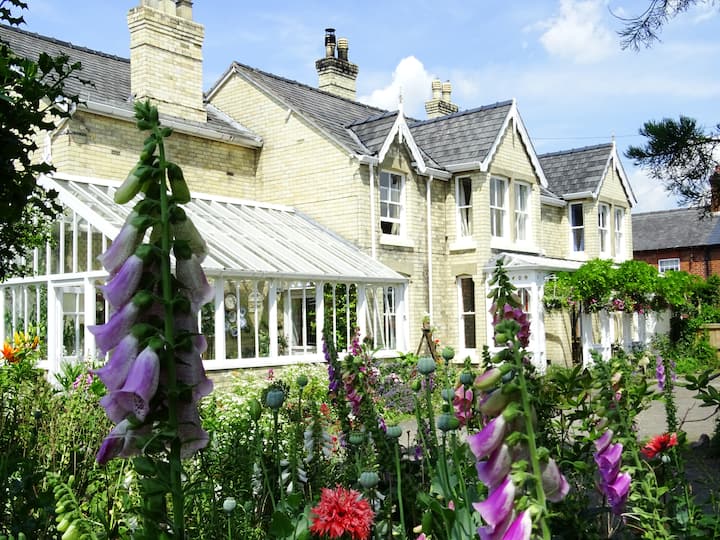 Self Contained West Wing with own sauna Guest suites for Rent in