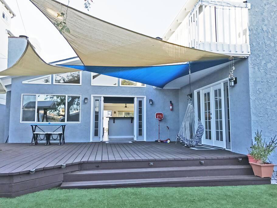 Plenty of space for entertaining, relaxing, or playing.