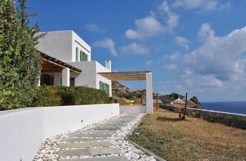 Bravo's Hill Residence (Mantrakia)