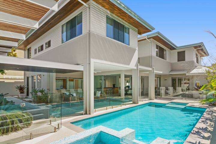 Witta Circle – Walk to Hastings St & Noosa Beach gallery image 5