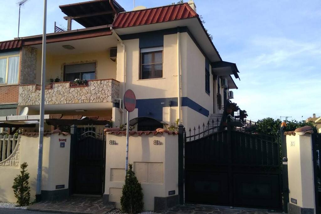 Confortevole appartamento situato al primo piano con terrazzo