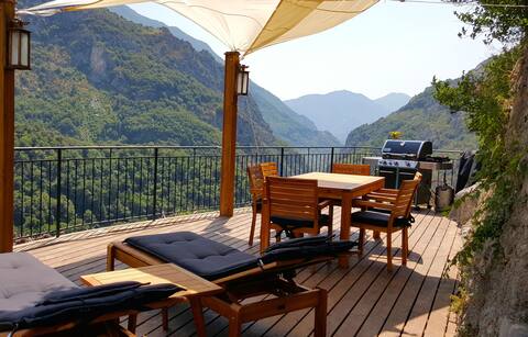 Big Terrace, close to riviera and alps