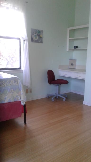 Built in desk area