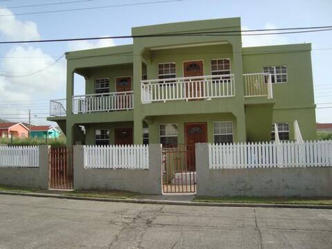 1 or 2 bed option Central Access Work, Play, Study