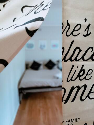 Big room, queen bed, self checkin, walk to station