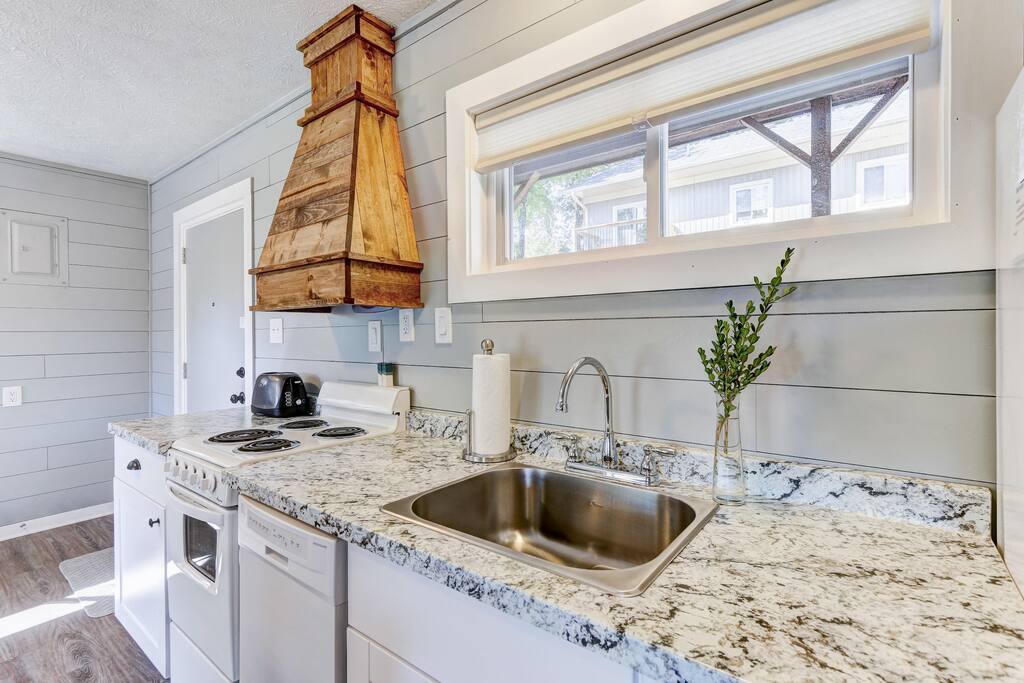 Fully equipped kitchen