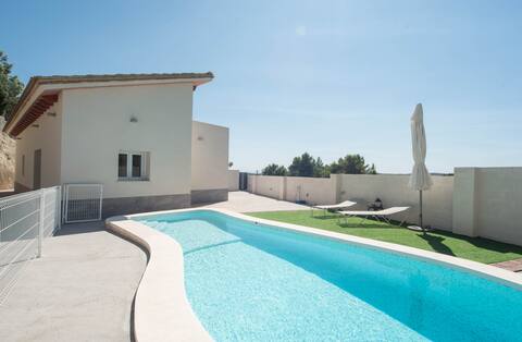 CHALET RENTAL. Las Casitas De Noah (Casa Sol)