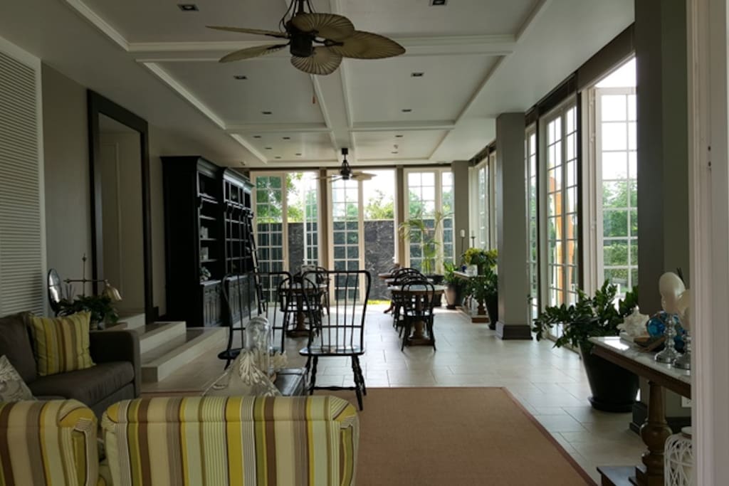 Common area where you can chill out here whenever you like. Free Wifi access.