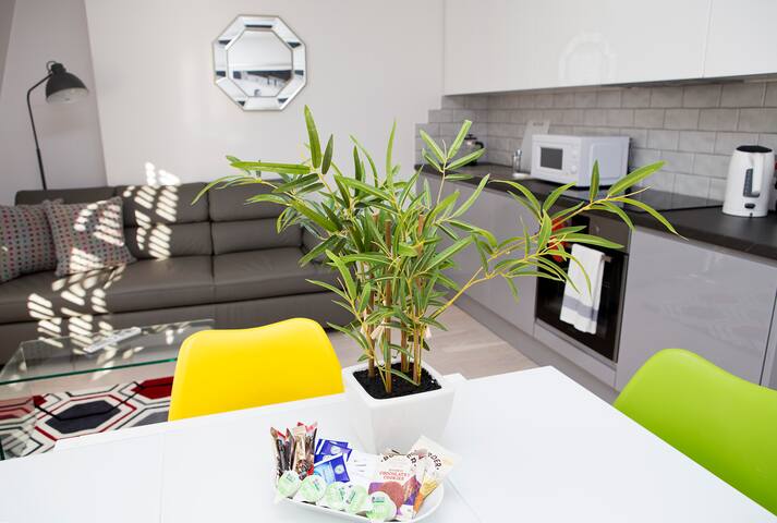 Soho Chambers Apt G, 4th Floor by Indigo Flats gallery image 4