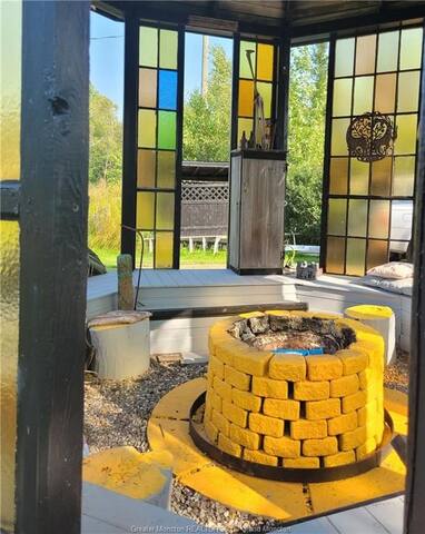 Oceanfront “Funky” resort with pool! One of a kind gallery image 4