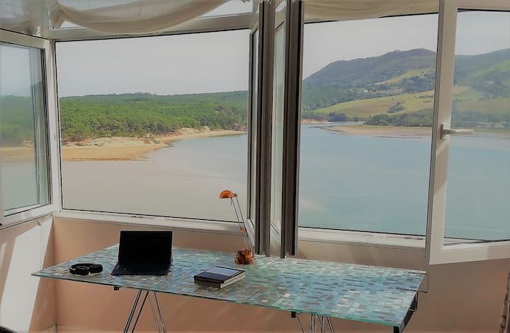 إطلالة على المصب، غرفة النوم الرئيسية