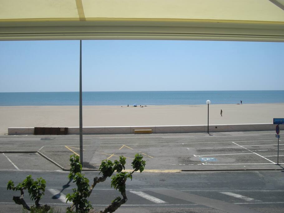 Vue de la mer depuis le salon