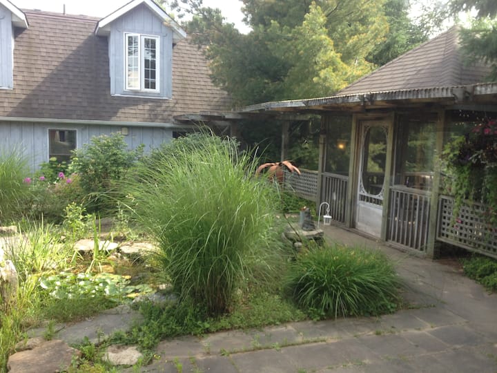 Rural Estate Coach House Apartment Apartments for Rent in Mono
