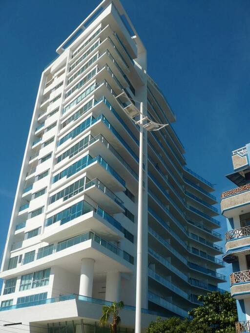 Hermosa construccion moderna ubicada en el exclusivo sector de Playa Salguero