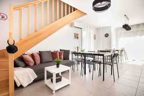 (*) House 4 bedrooms 4 bathrooms Disney 6 km