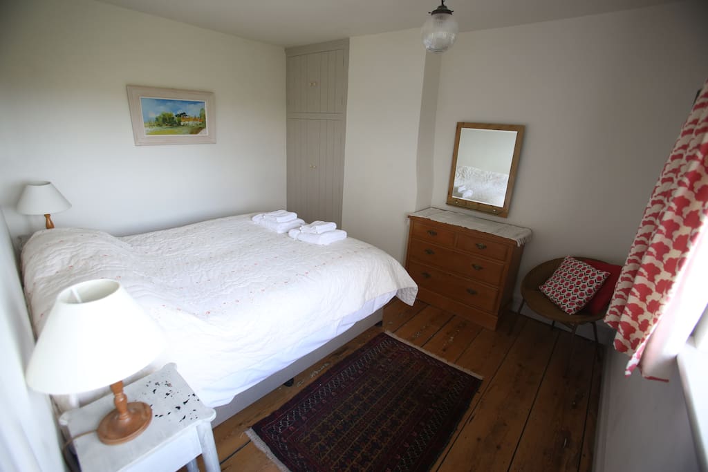 King or twin bedroom