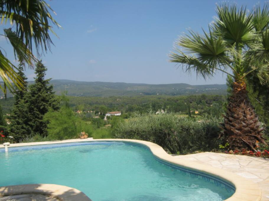 vue panoramique sur les collines environnantes