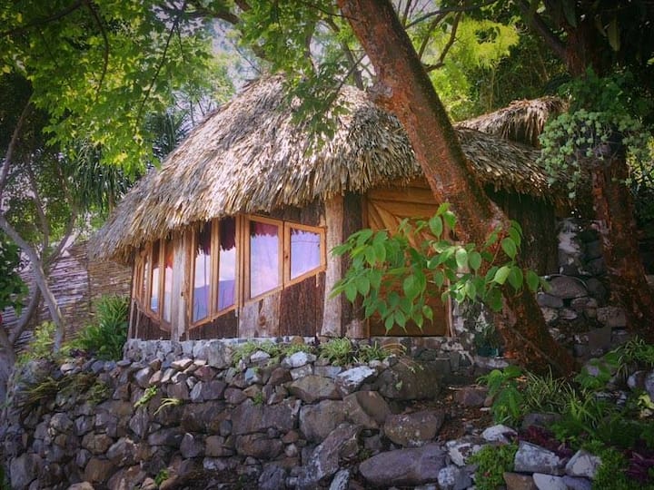 Cozy Lakefront Eco Cabin