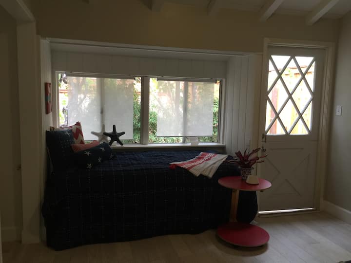 Druhá spálňa má terasu s viničom