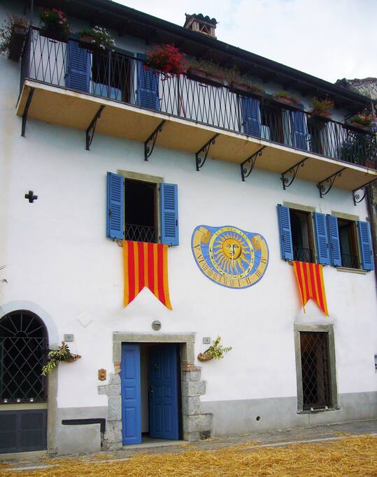 Esterno facciata con ingresso indipendente