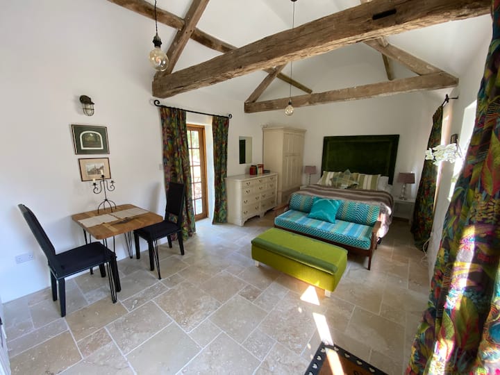 Old Pony Stables Studio - Chippenham