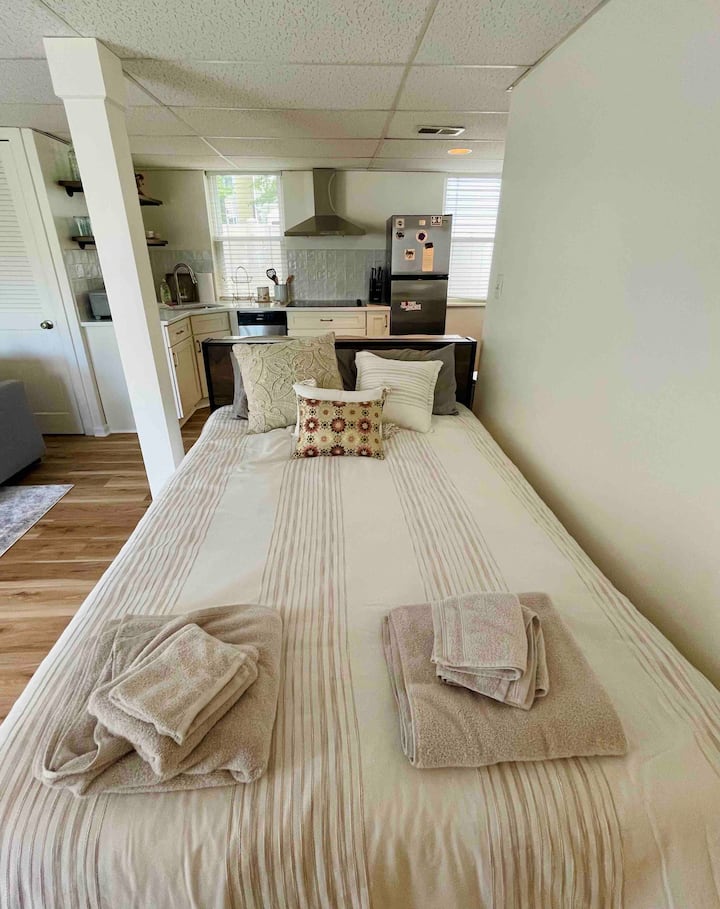 Cama tamaño queen con colchón de espuma viscoelástica