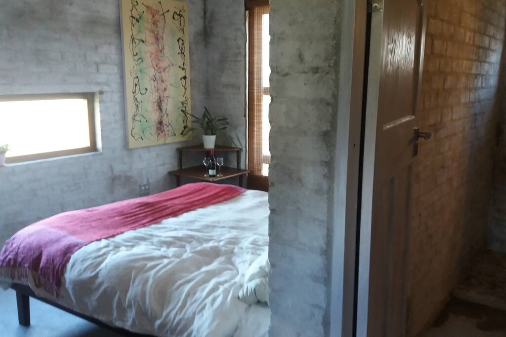 Huge 3 bedrooms en suite facing enclosed garden and wading pool towering over ocean views.
