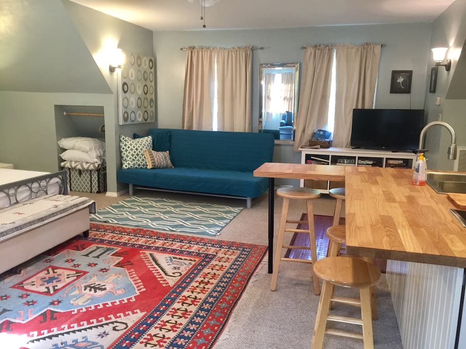 This is a beautiful and simple space for which you can rest and enjoy the quiet.