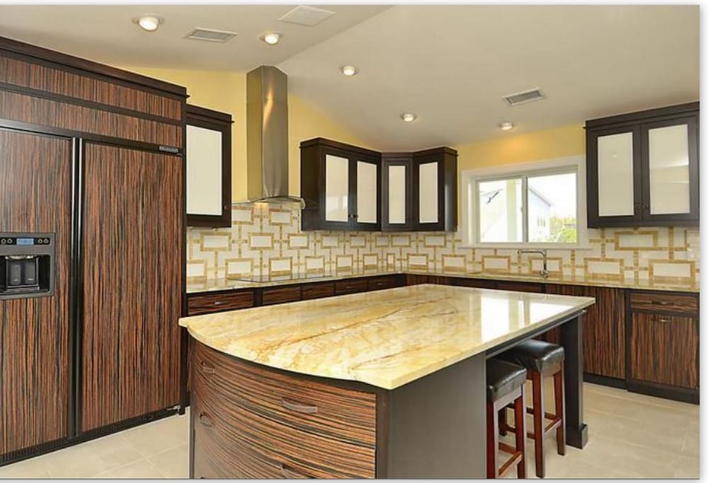 Gourmet Kitchen (1), Top Level