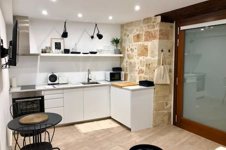 Studio apartment in old town (breakfast included)