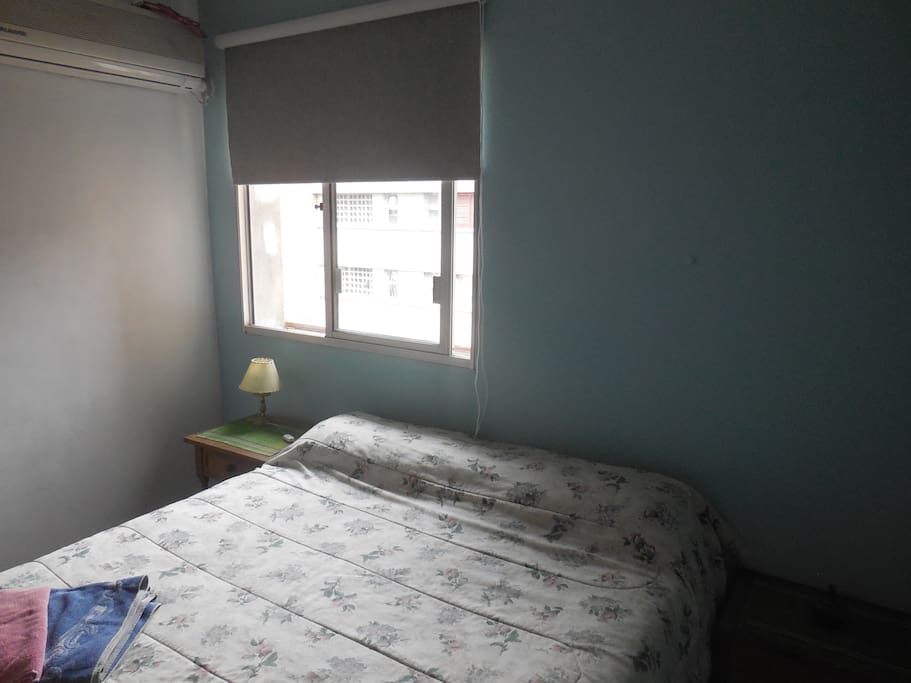 cuarto y cortina blackout