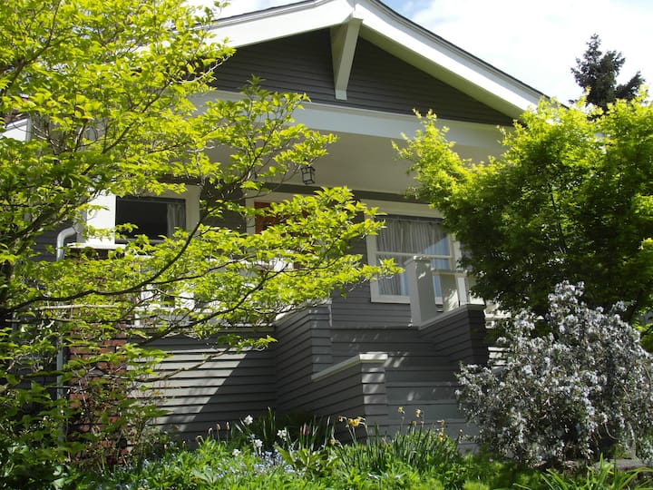 True Wallingford Craftsman Houses for Rent in Seattle, Washington