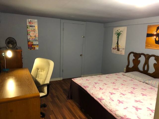 5 bedroom Duplex, by Tulane near- street car