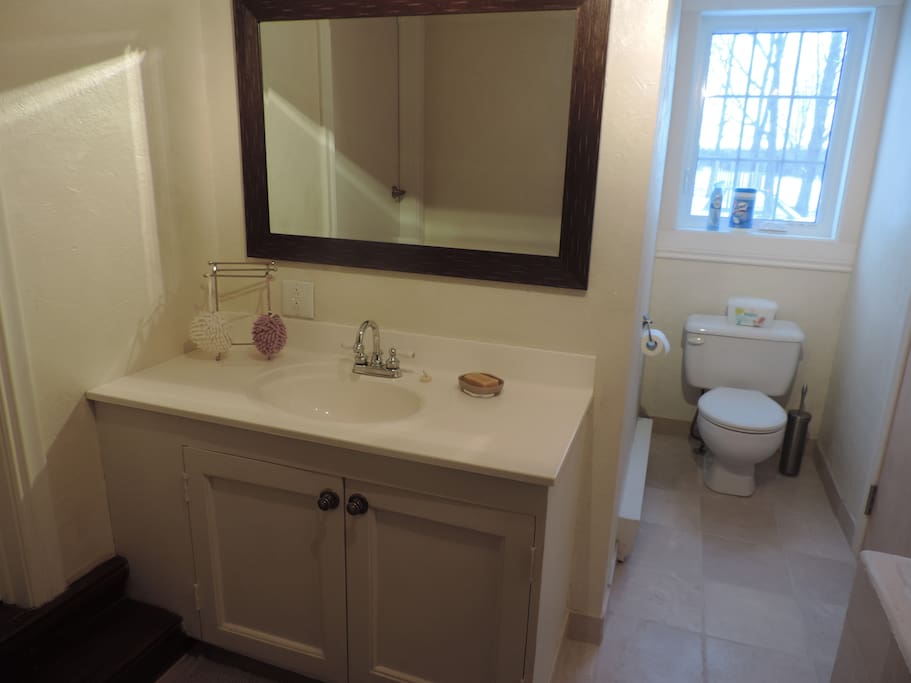 Une salle de bain au 1er étage