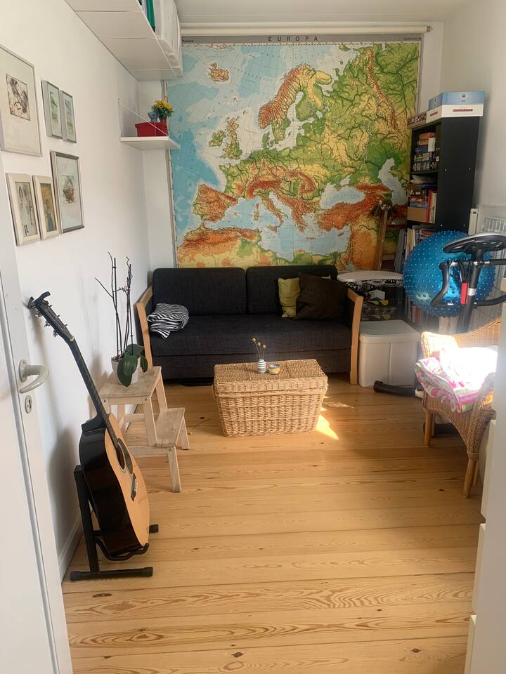 Стая с разтегателен диван за 2 - ма души 