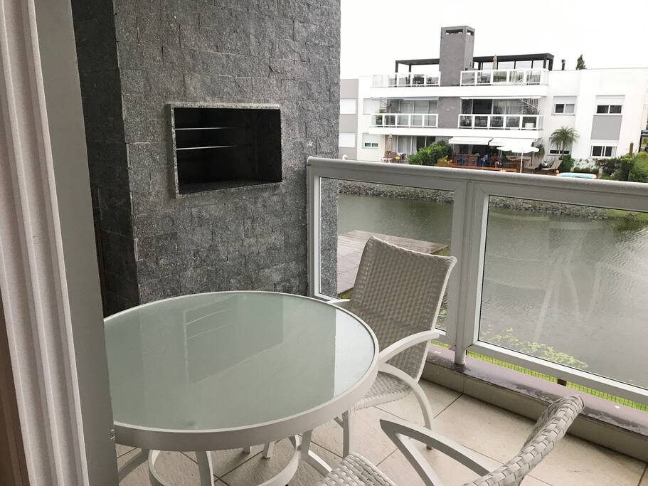 Varanda com Vista para o lago