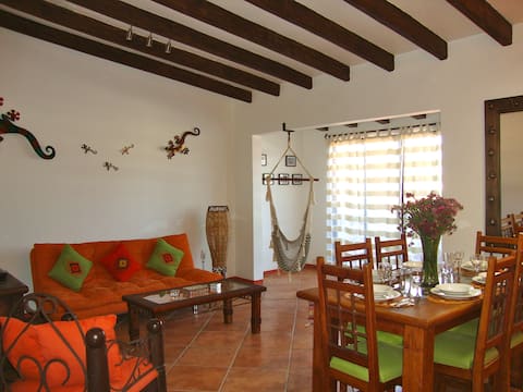 Top performing Airbnb: Sotindi-charming apartment with AC in Oaxaca De Juárez