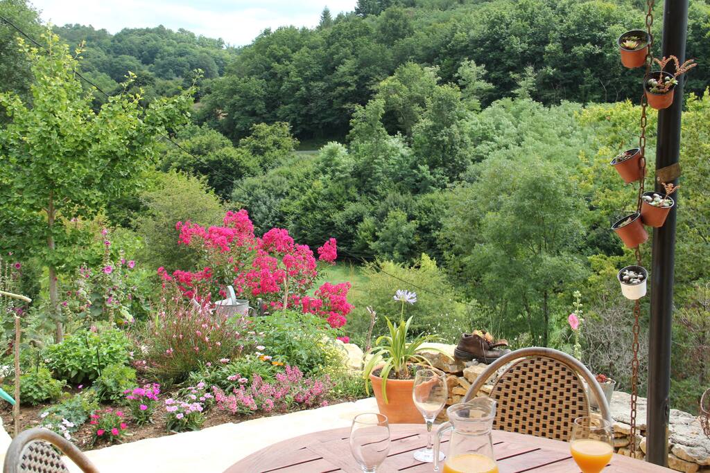 la terrasse avec vue sur la campagne