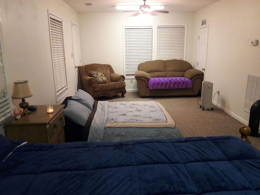 sweet digs. spacious and aromatic.