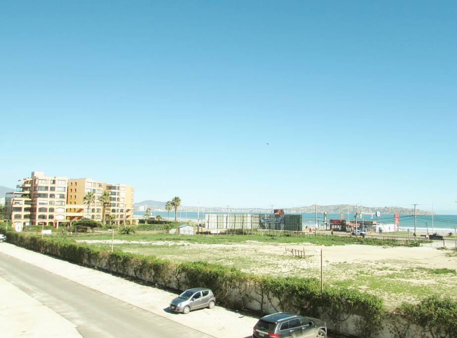 Sector en el que se ubica, a pasos de la playa