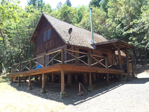 Unique Log Cabin, beautiful views
