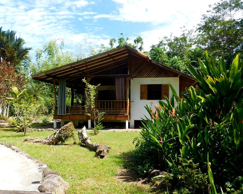 View towards veranda and kitchen