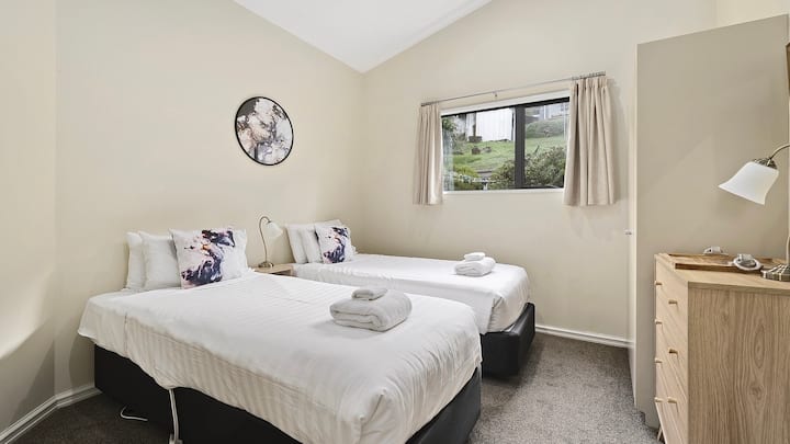 Спална соба 4 (двокреветна или двокреветна)