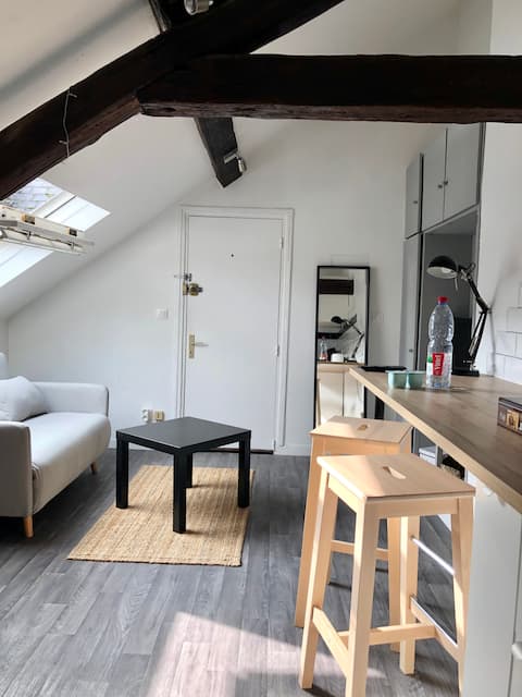 Studio hyper centre place Jeanne d' arc