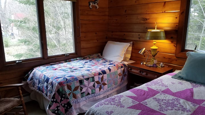 ห้องนอนเตียงคู่ 